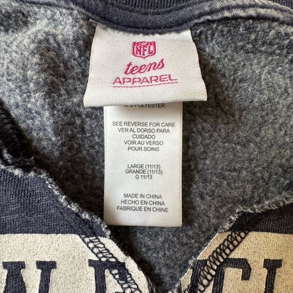 NFL Teen New England Patriots Football Sweatshirt size Large Juniors 11/13 - Picture 3 of 6